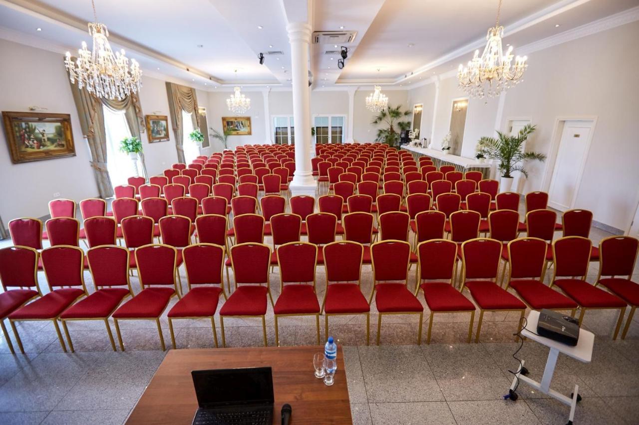 Parisel Palace Centrum Konferencyjno-Wypoczynkowe Klimki Pod Lukowem Buitenkant foto