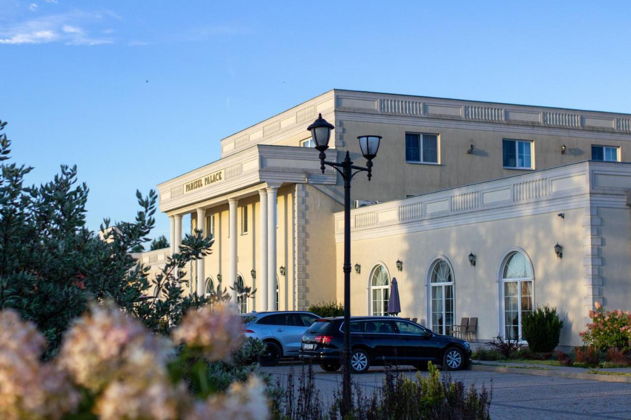 Parisel Palace Centrum Konferencyjno-Wypoczynkowe Klimki Pod Lukowem Buitenkant foto