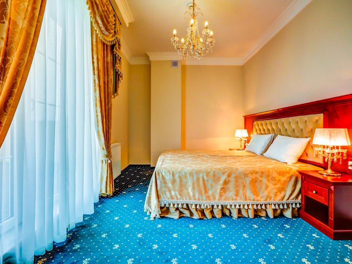 Parisel Palace Centrum Konferencyjno-Wypoczynkowe Klimki Pod Lukowem Buitenkant foto